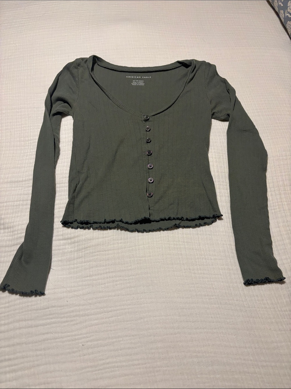 American Eagle Outfitters Olive Ribbed Button-Front Long Sleeve Tee